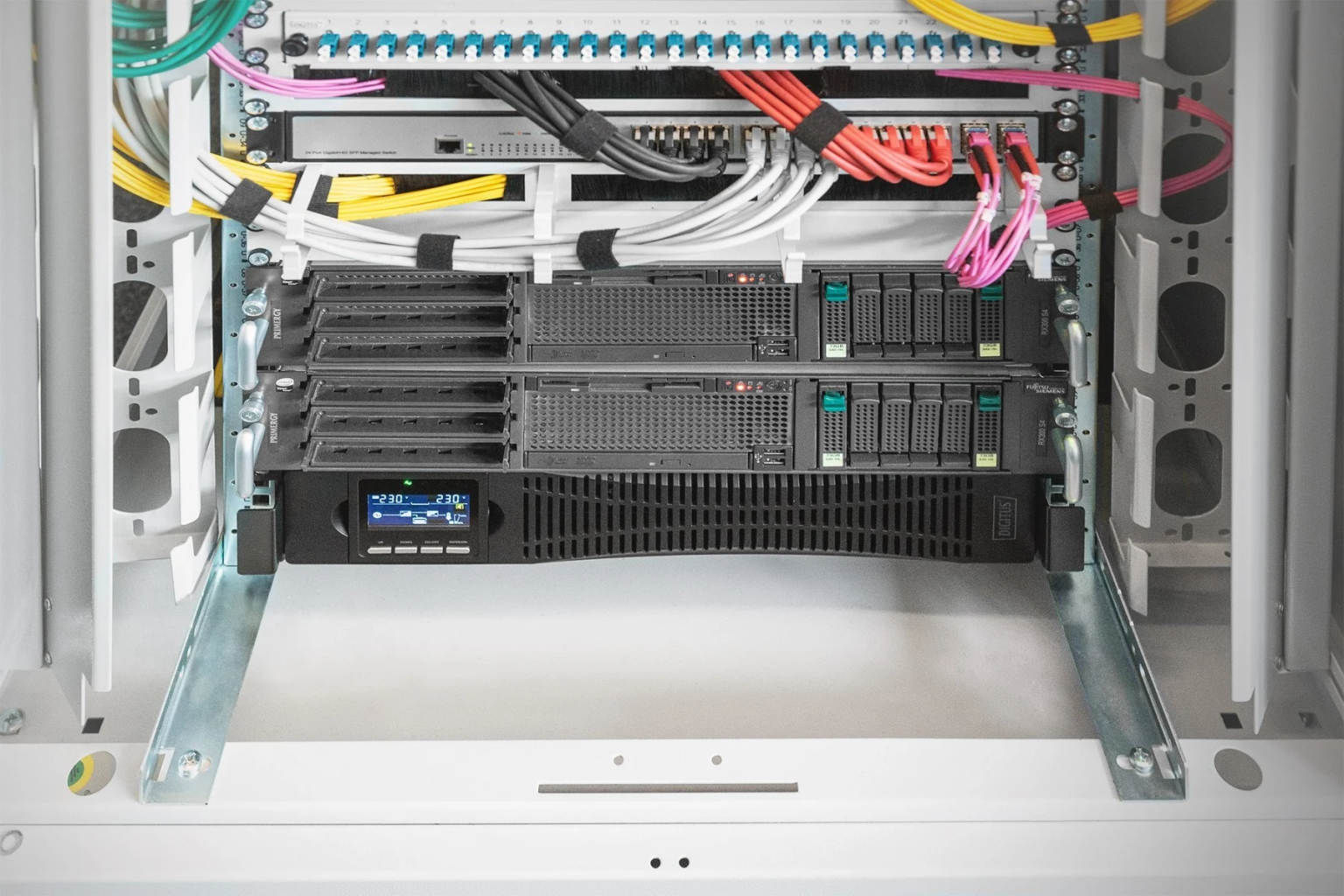 UPS Systems: Types and Parameters to Consider When Choosing